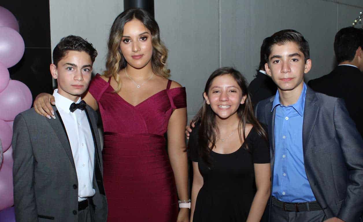 Diego, Camila, Ximena y Alejandro