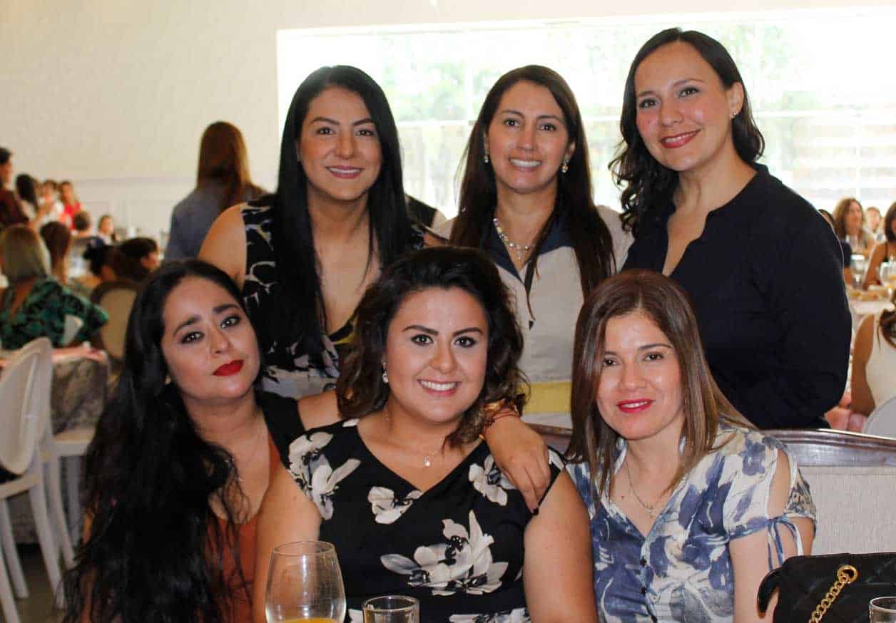 Nayeli, Julianna, Juani, Viry, Estelita e Isela