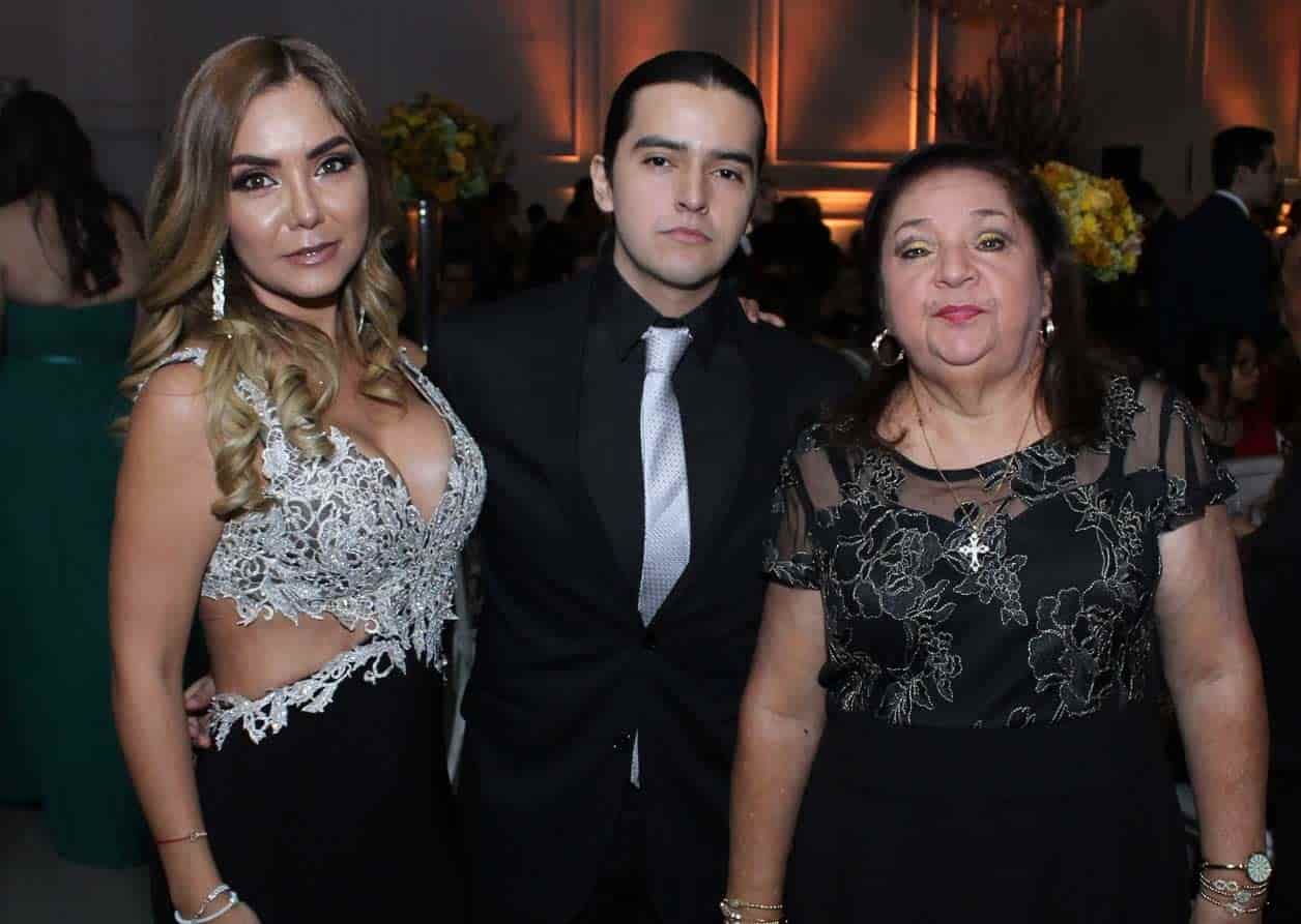 Marcela, Javier y Esperanza