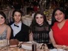 Valeria, Gabriel, Miranda y Frida