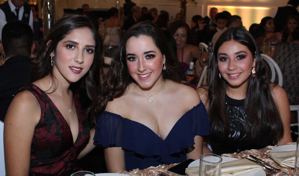 Adela, Nelycela y Joana