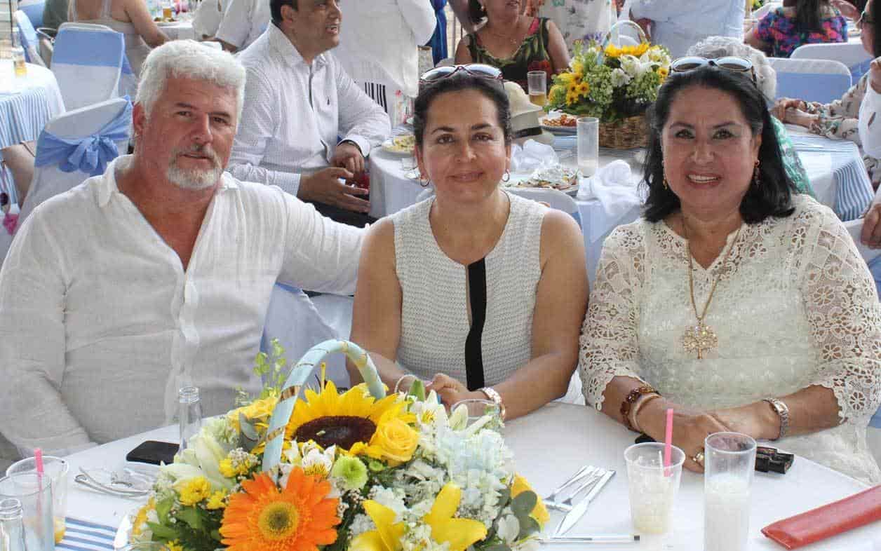 O´scar, Adriana y Laura