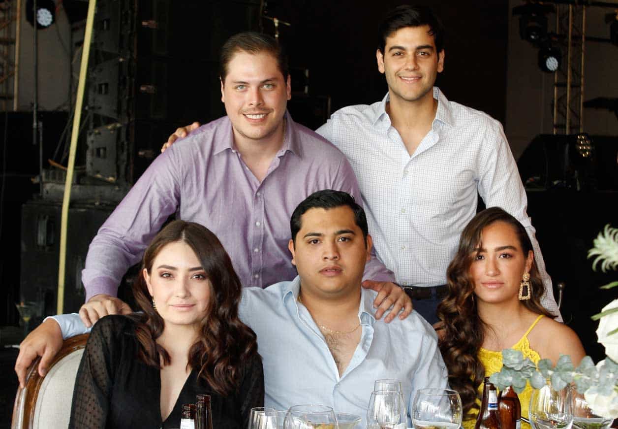 Miguel, He´ctor, Valeria, Jorge y Mariana
