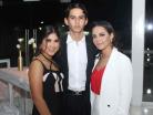 Isabela, Alejandro y Mari´a