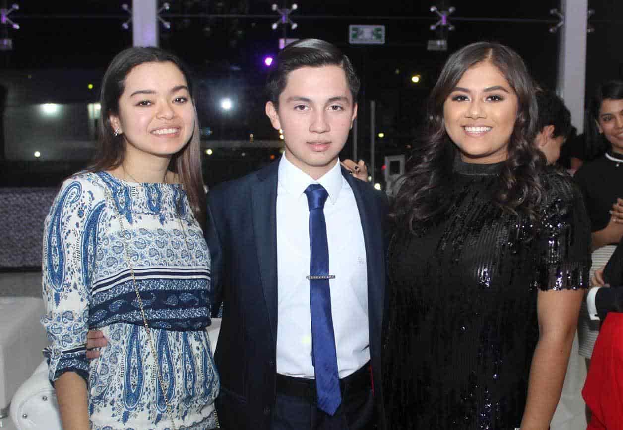 Ximena, Leonardo y Marcela