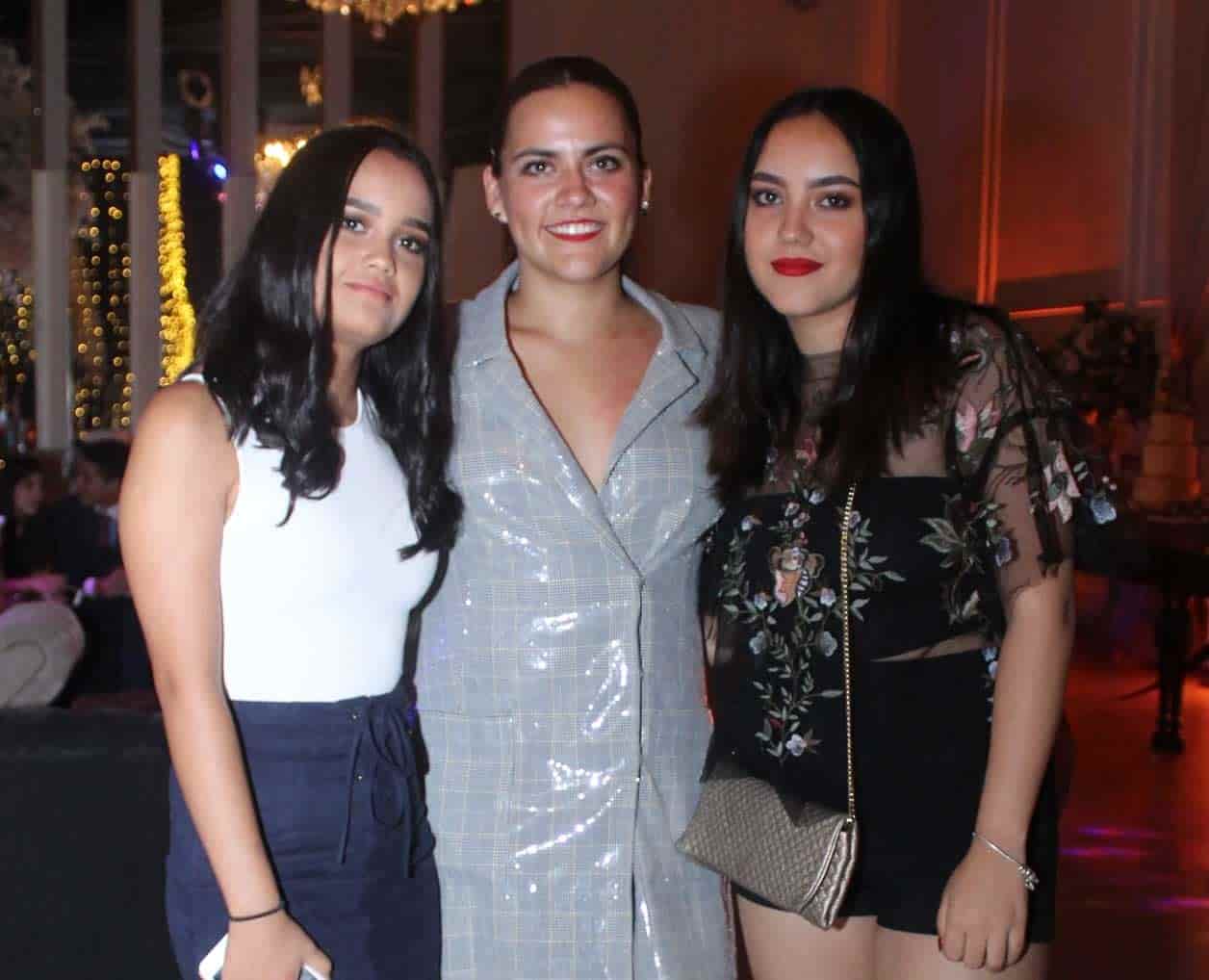 Ximena, Ana Sofi´a y Valentina