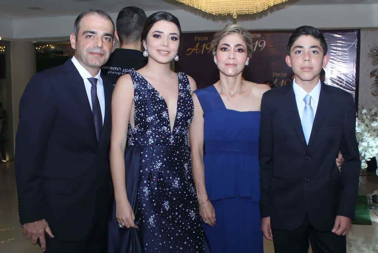 Ángela con su familia