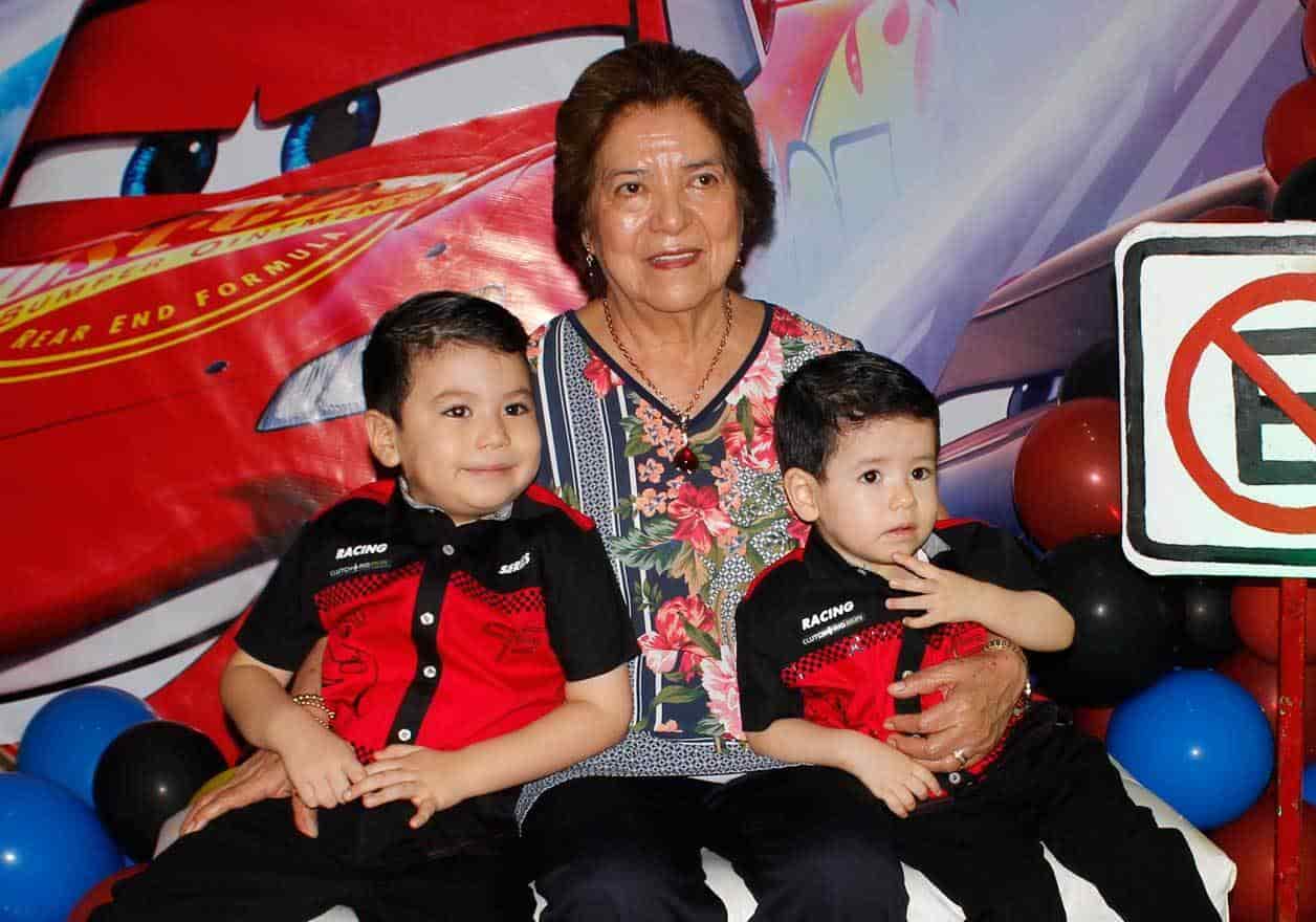 Con su abuelita