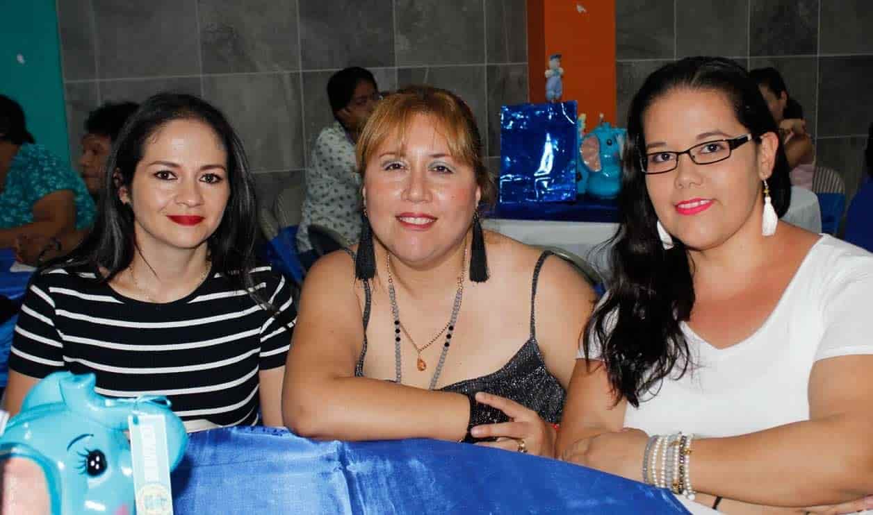 Claudia, Alejandra y Guillermina