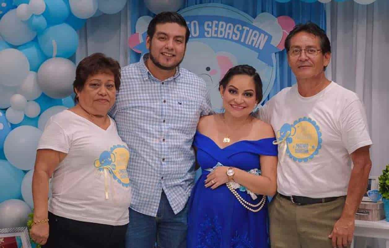 Con los abuelos maternos