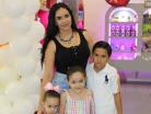 Karla con Victoria, Sofi´a y Patrick