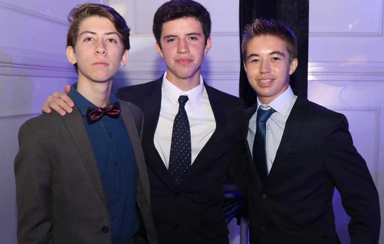 Santiago, Antonio y Eliot