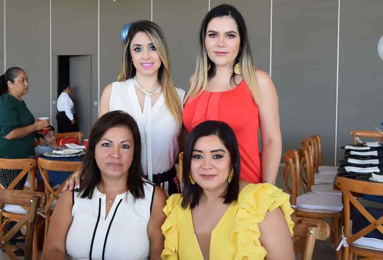 Monserrat, Flor, Wendy y Adriana,