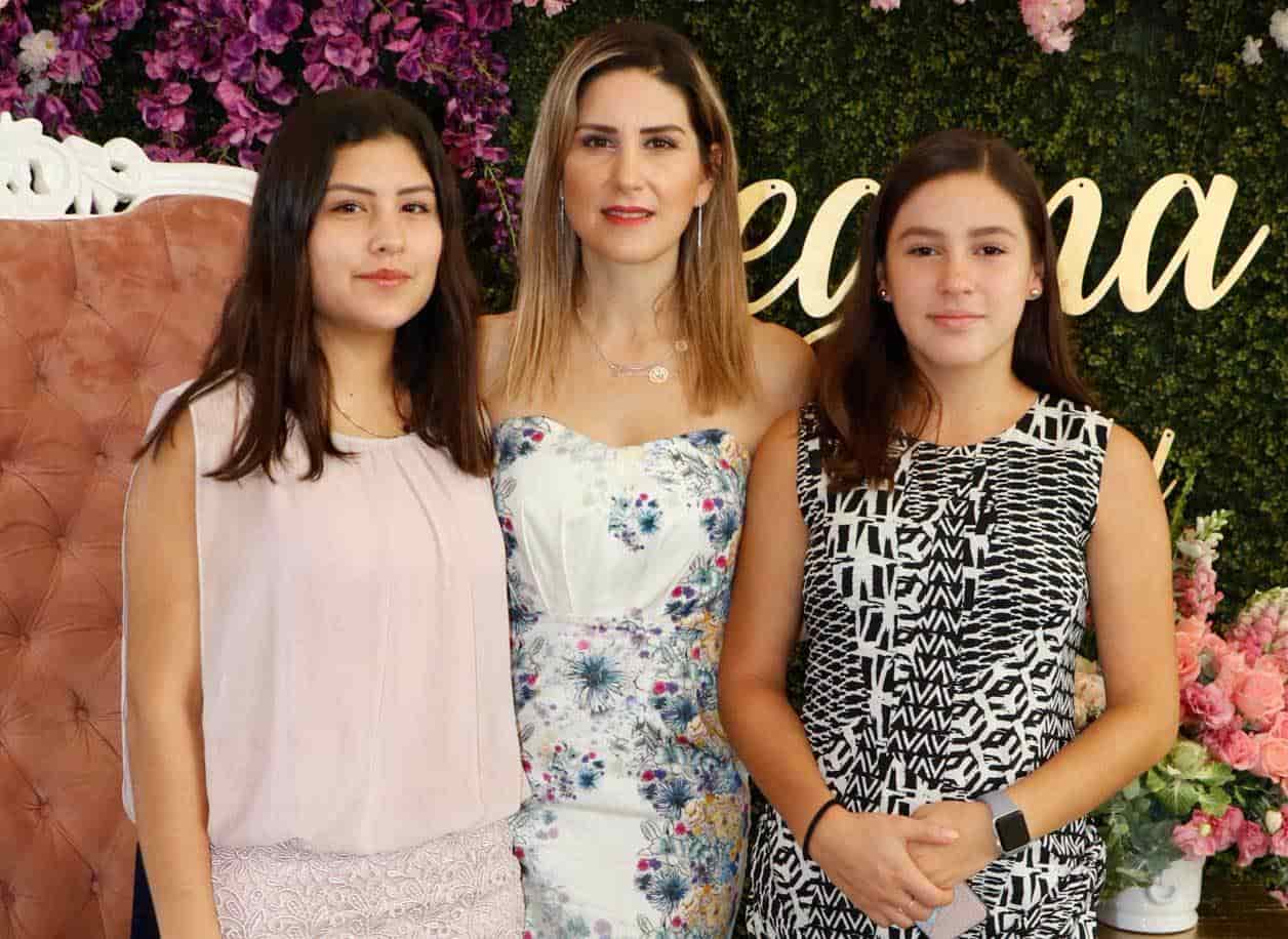 Aime con sus hijas Sofia y Mayte