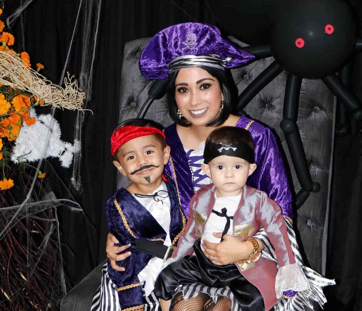 Mariana con sus pequen~os