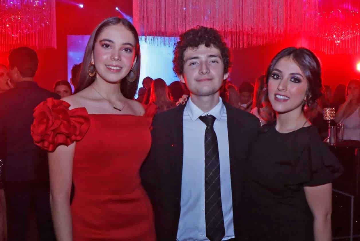 Mari´a, Luis y Paola