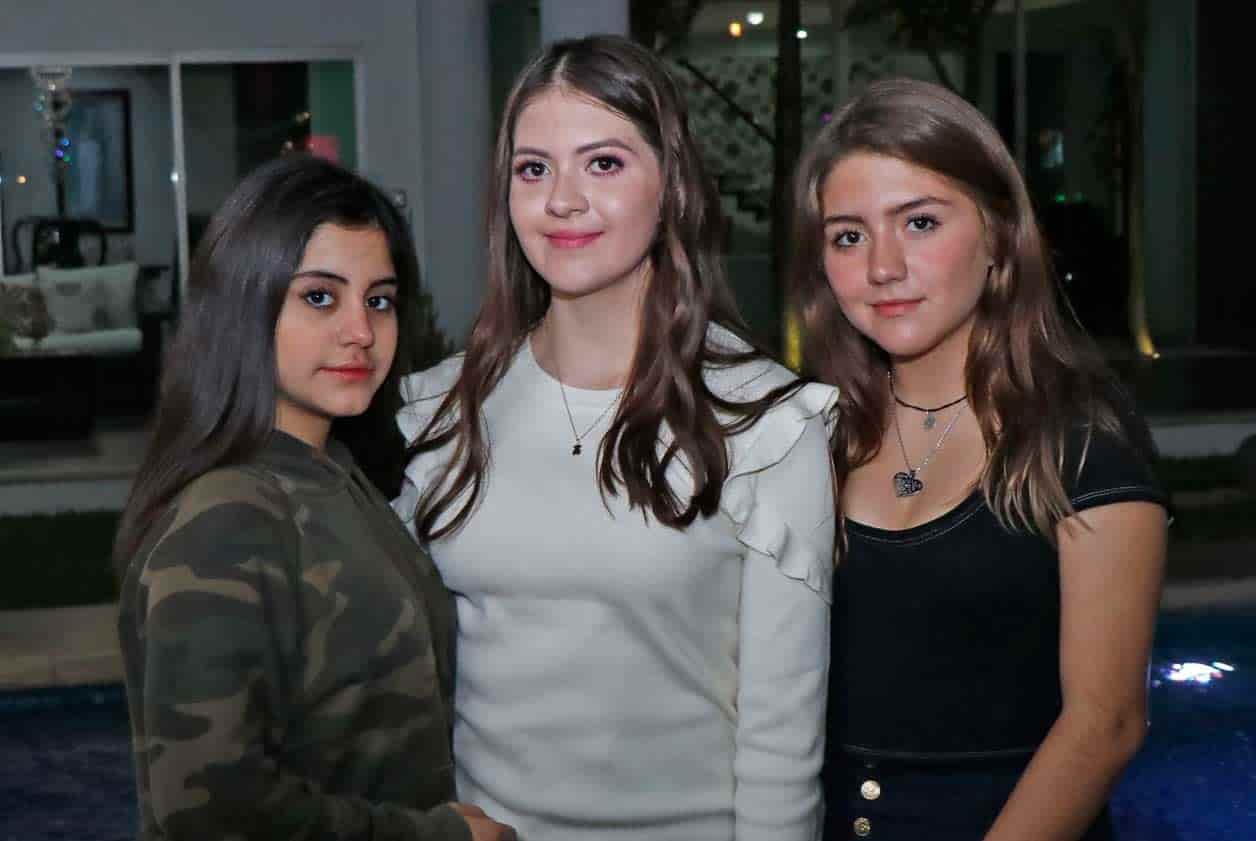 Sofi´a entre sus amigas