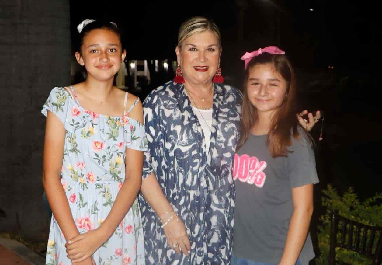 Valentina, Lupita y Regina