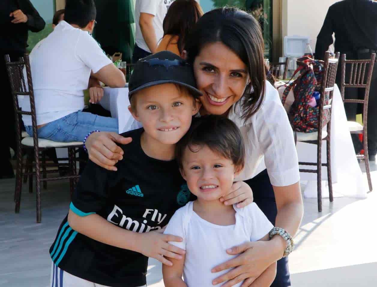 Claudia, Sebastián y Enrique