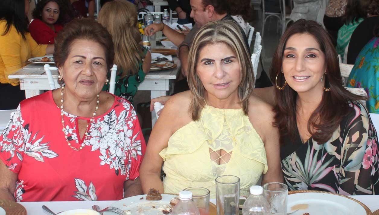 Lupita, Liliana y Ángela