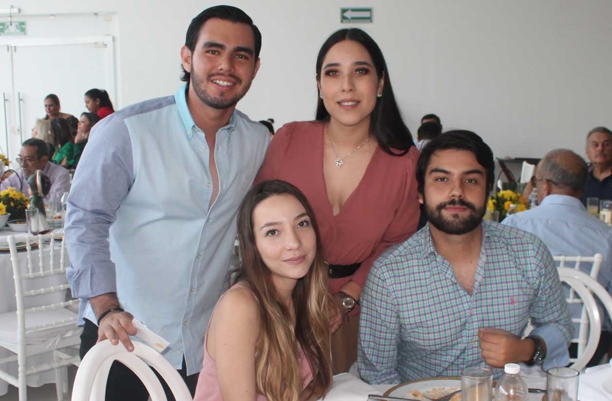 Daniel, Dafne, Karina y Julio