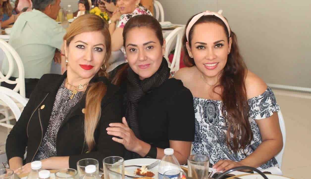 Isela, Adriana y Liliana