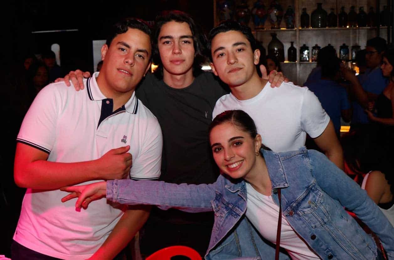 Diego, Fabricio, Rau´l y Elena