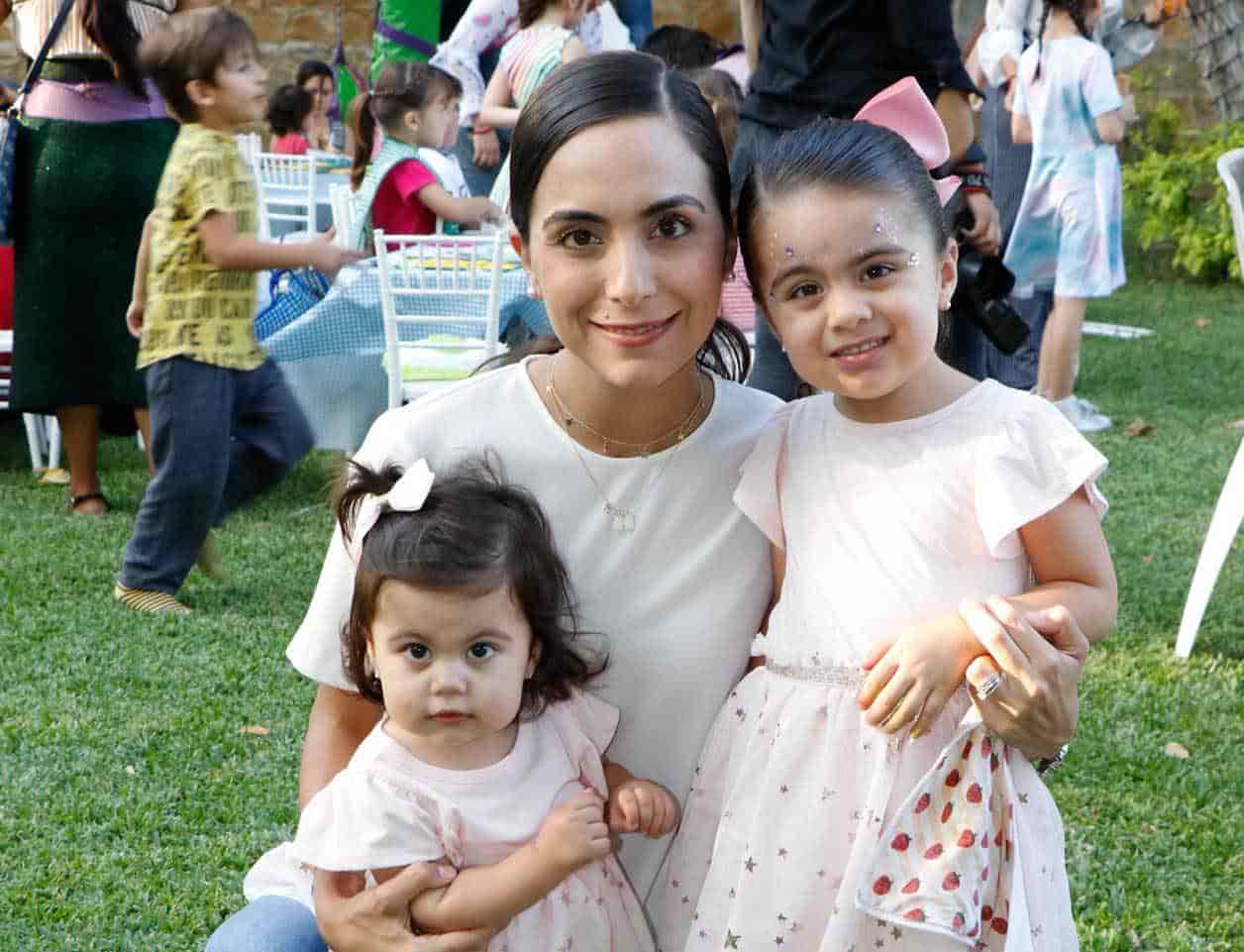 Regina, Nini y Mari´a