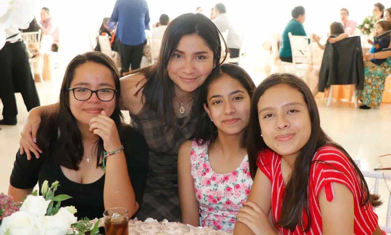 Sofi´a, Mari´a, Fabiola y Dinora