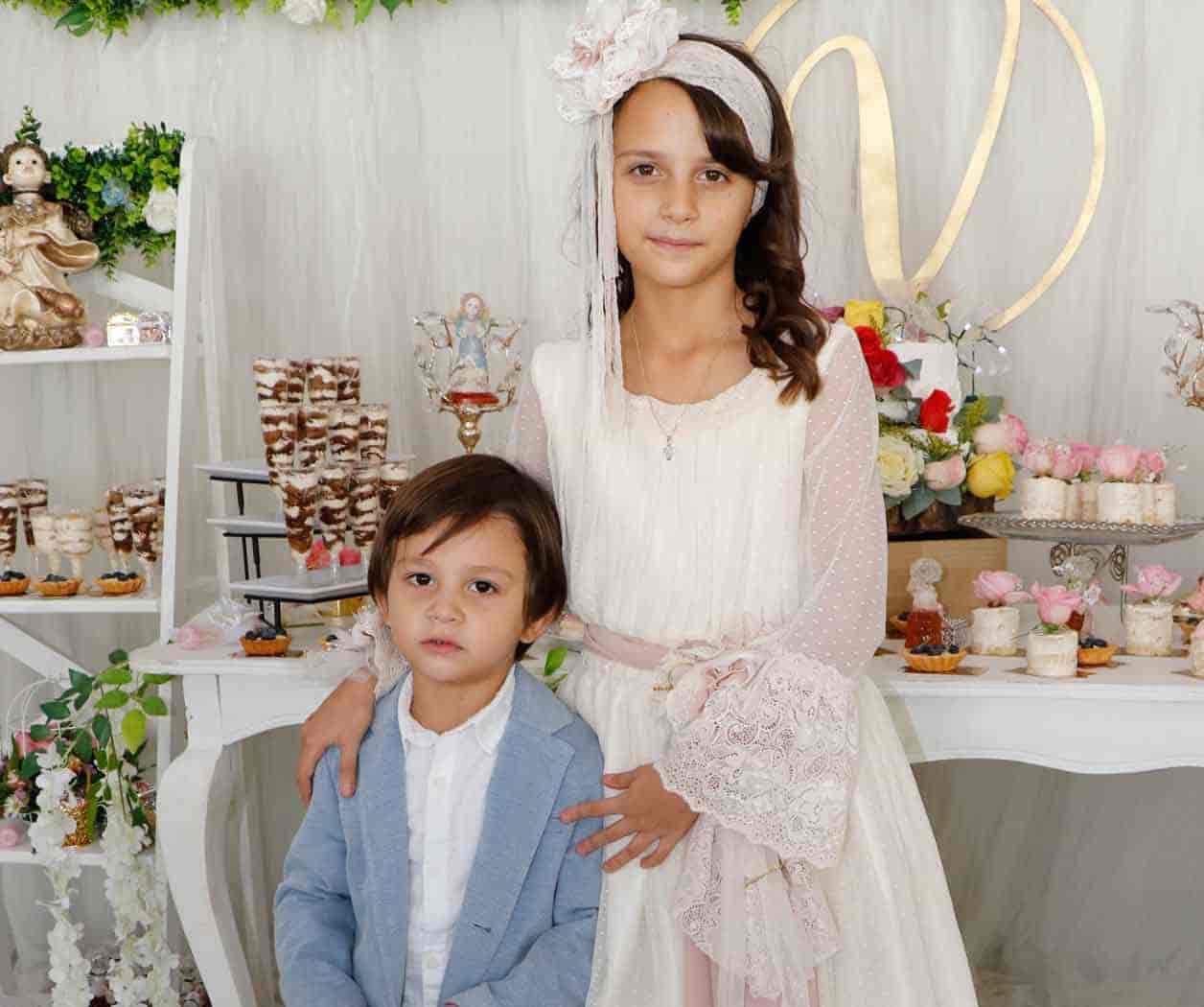 Valentina con su hermanito