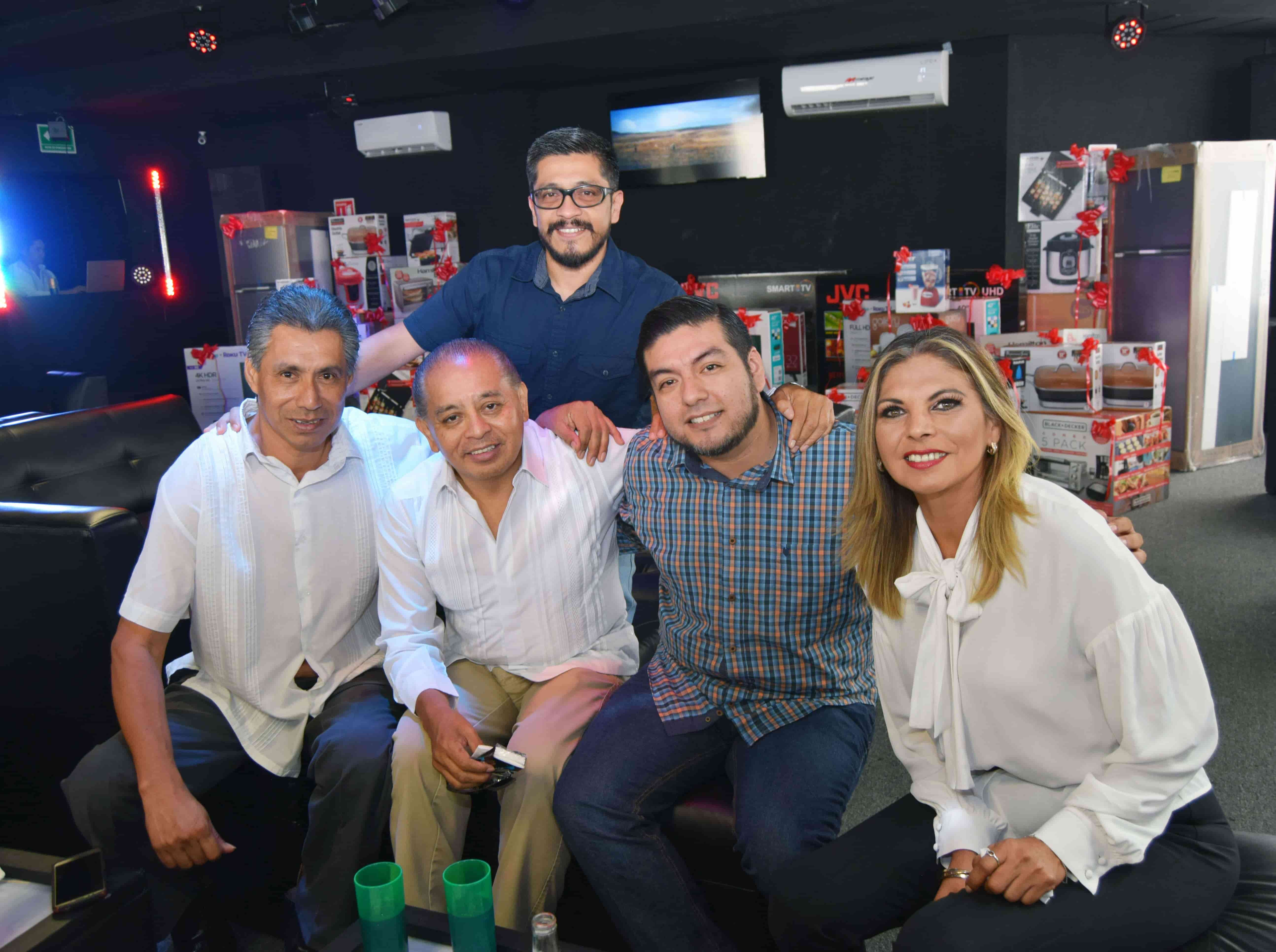 Marcos, Carlos, Luis, Armando y Ana María