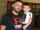En compan~i´a de su papa´