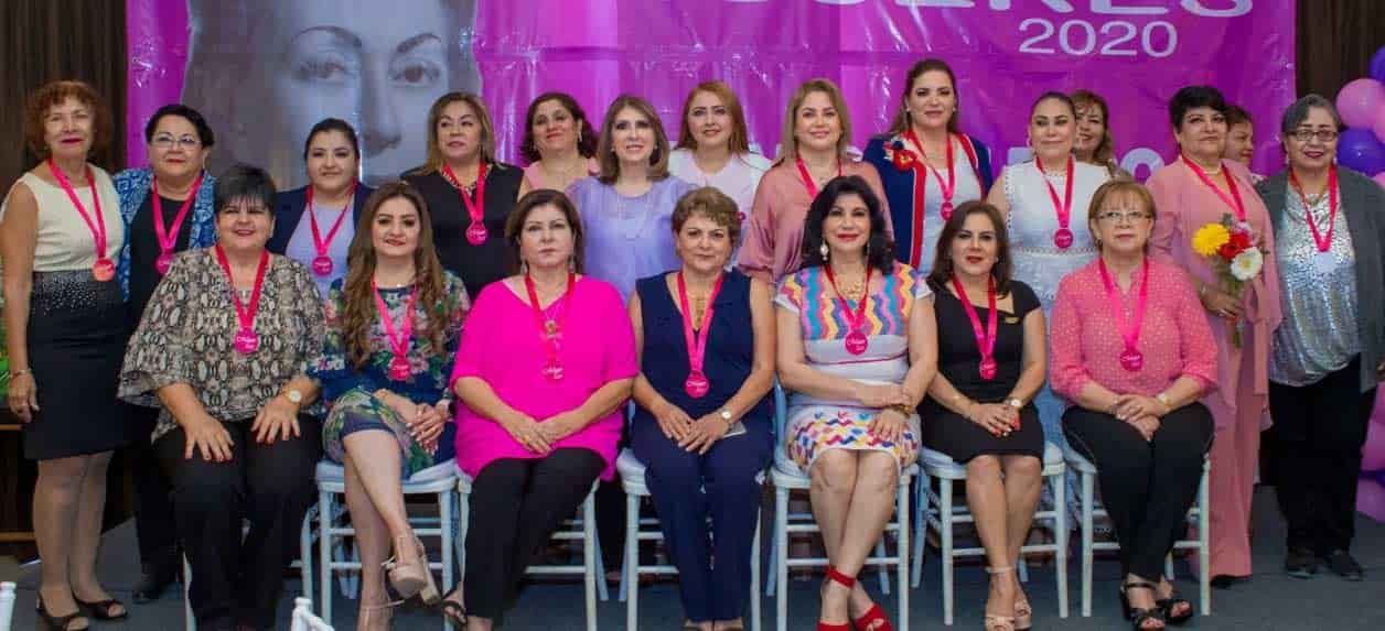 En la entrega de la medalla Mujer 2020