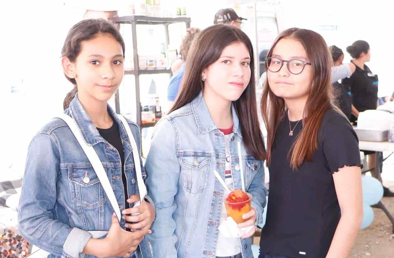 Mari´a Claudia, Mariana y Sandra