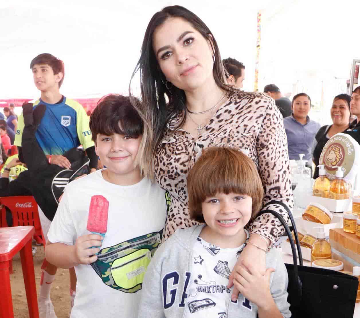 Flor con Rafita y Santiago