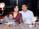 Renata, Claudia y Eliud