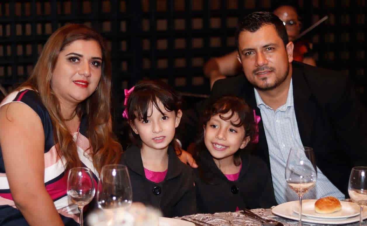 Corinthia, Abril, Ámbar y Josue´