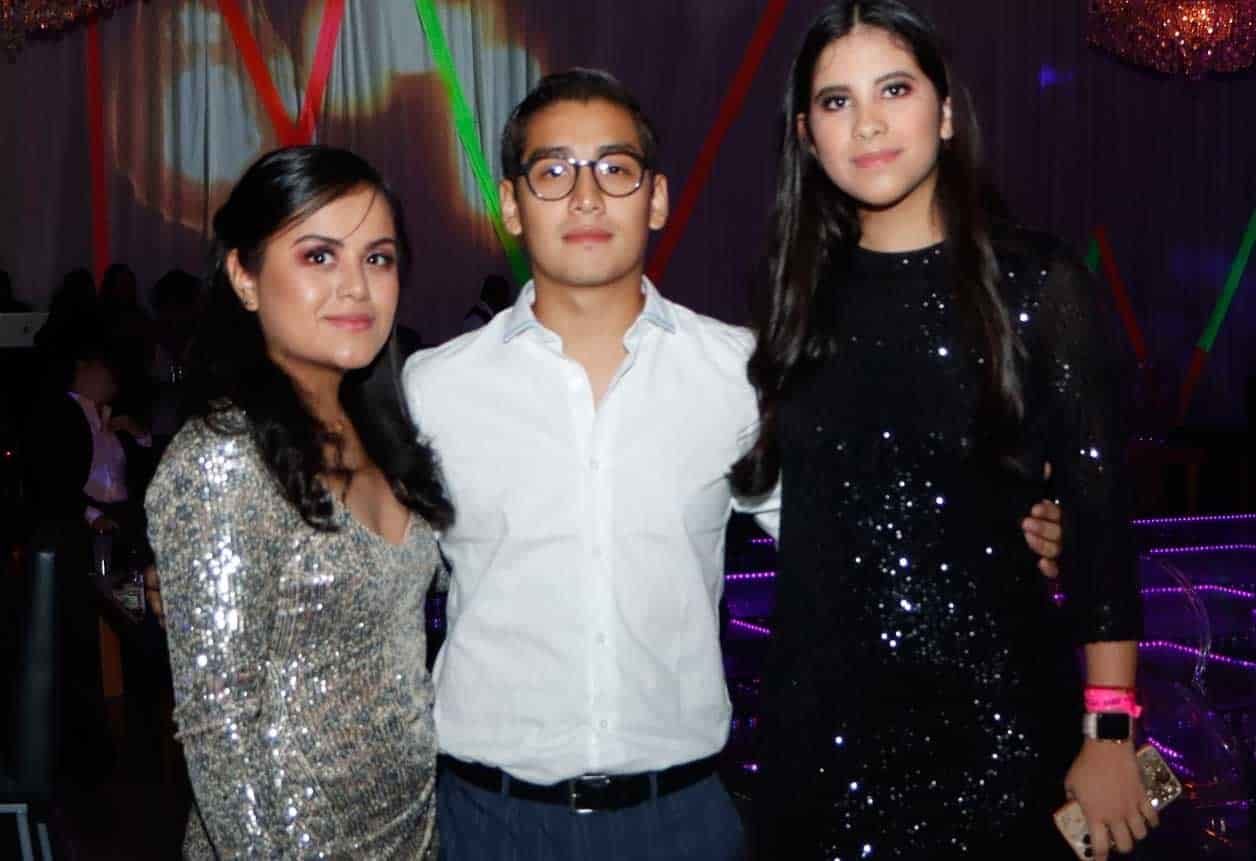 Majo, Dari y Adrián