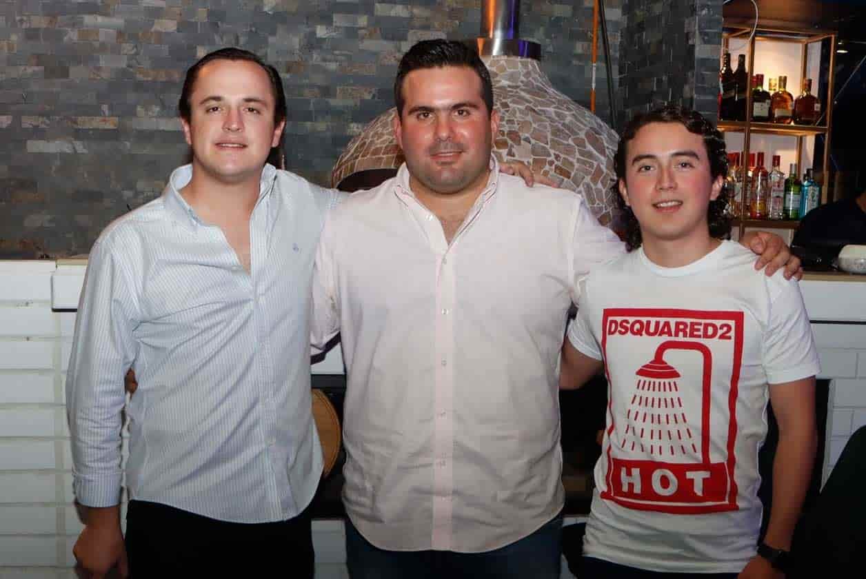 Ricardo, Gabriel y Braulio, anfitriones