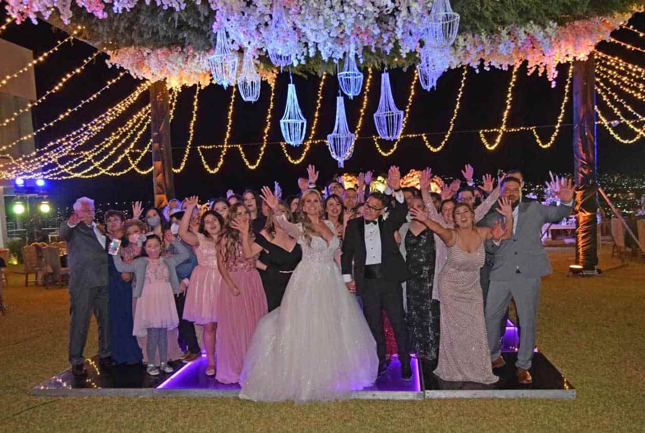 Con todos sus invitados