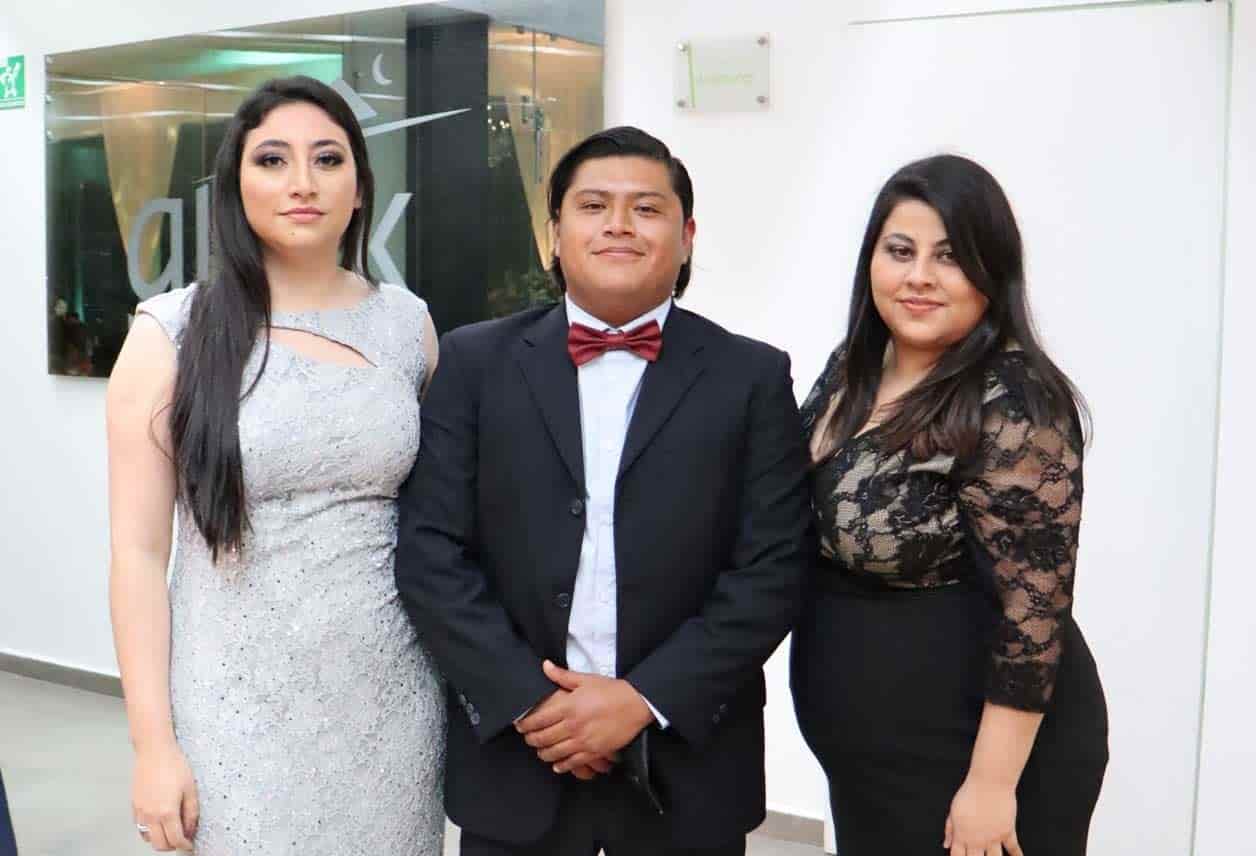 Gabriela, Alberto y Mo´nica