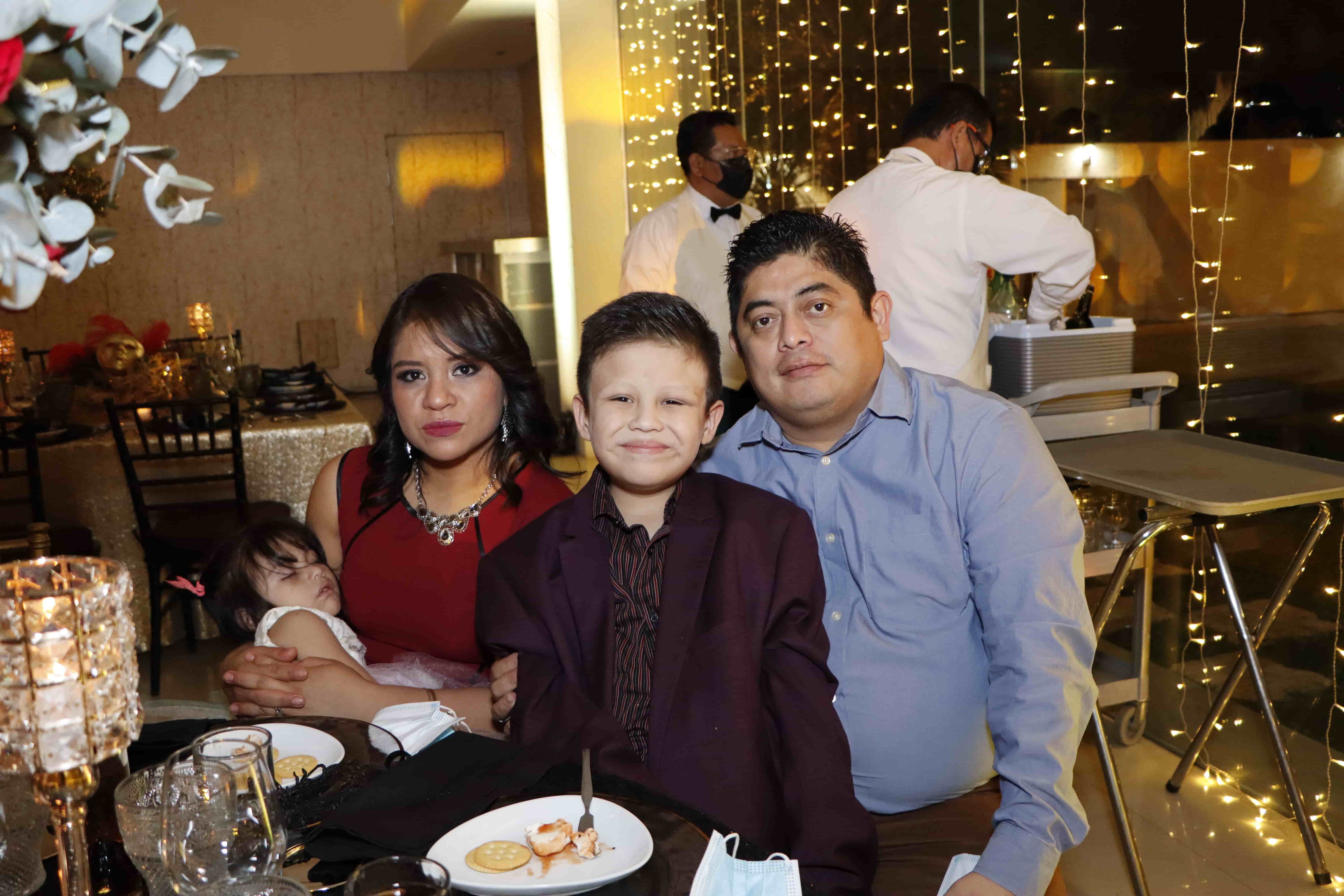 Yeni, Julian y Fernando