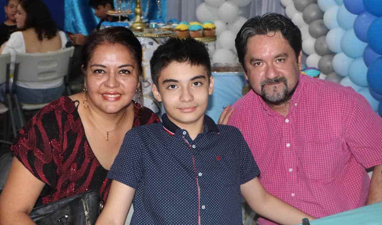 Ivonne, Carlos y Carlos Davis