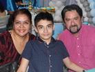 Ivonne, Carlos y Carlos Davis