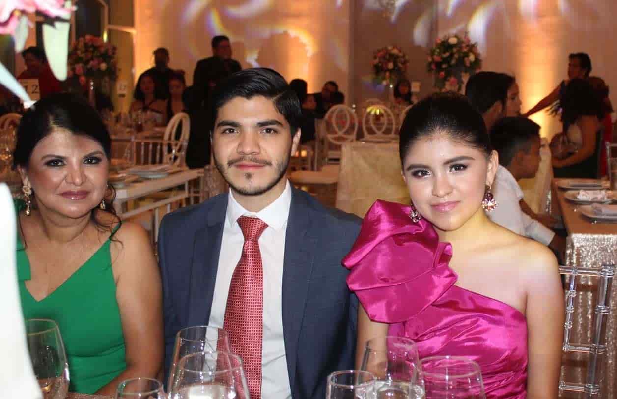 Mari´a, Luis e Ivanna