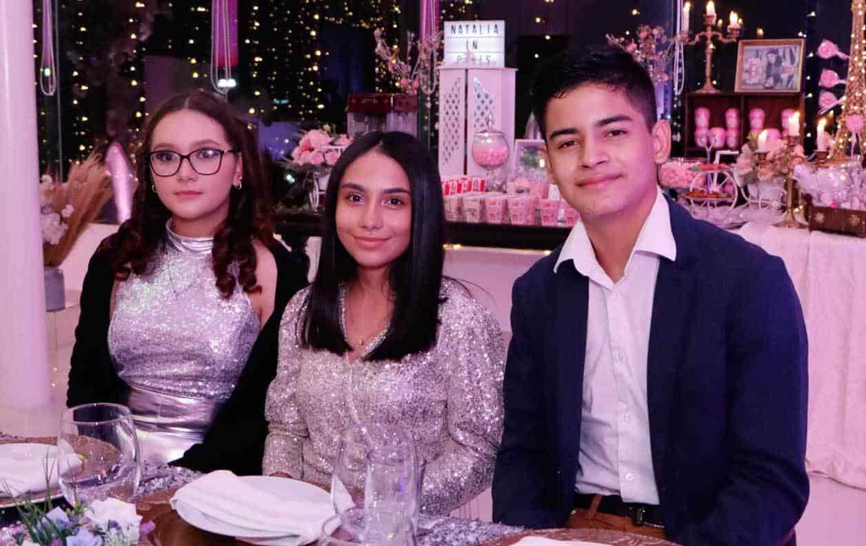 Leslie, Camila y Emiliano