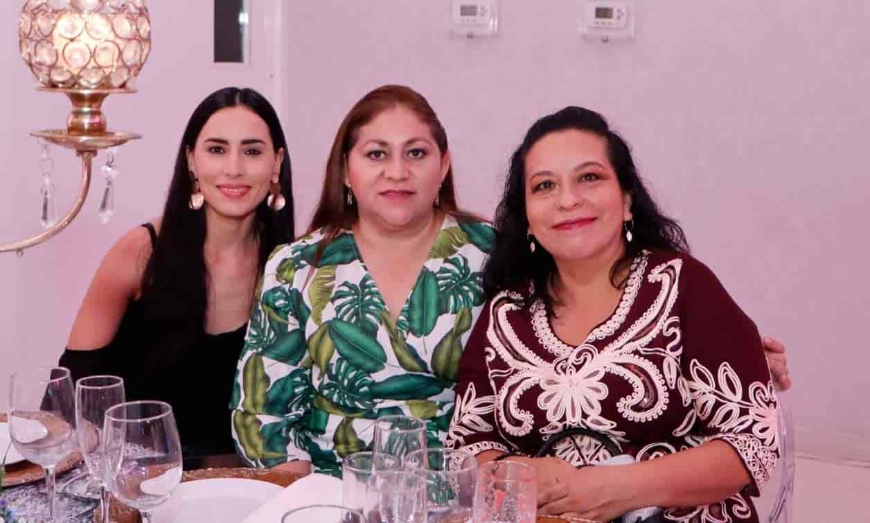 Adriana, Dhira y Rosario