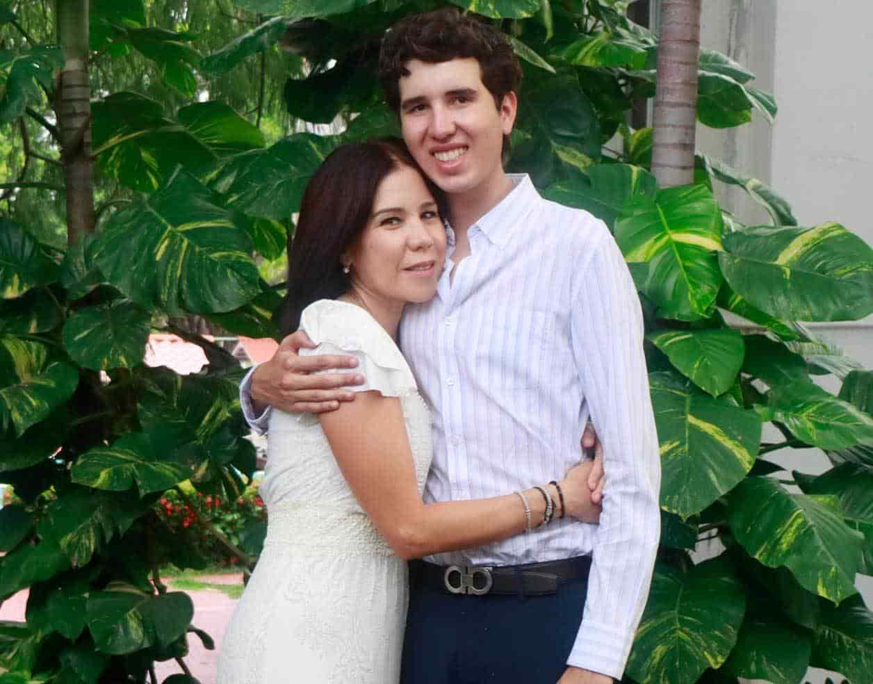Rodrigo con su mama´