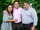 Ricardo con sus papa´s