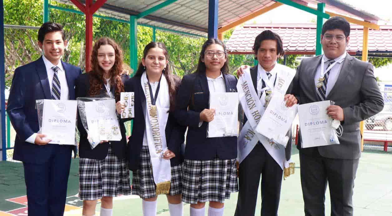 Contentos por sus reconocimientos